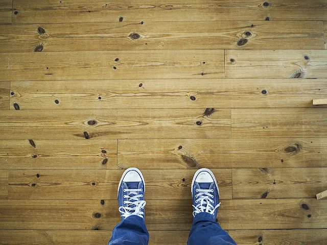 pavimento-in-gres-pavimento-in-laminato-effetto-legno
